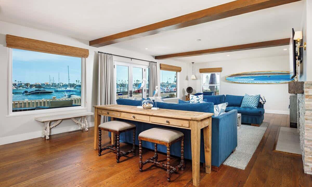 Photo of Livingroom in Balboa Island