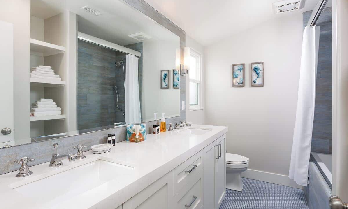 Photo of Bathroom in Balboa Island
