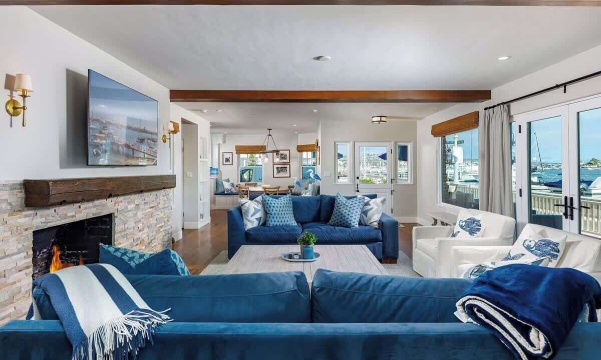 Photo of Livingroom in Balboa Island