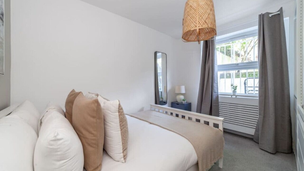 Photo of Bedroom in Belsize