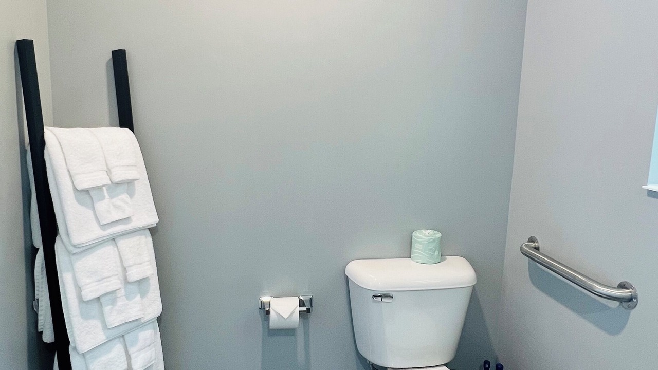 Photo of Bathroom in Munising