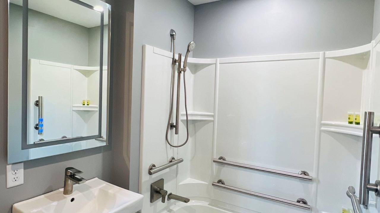 Photo of Bathroom in Munising