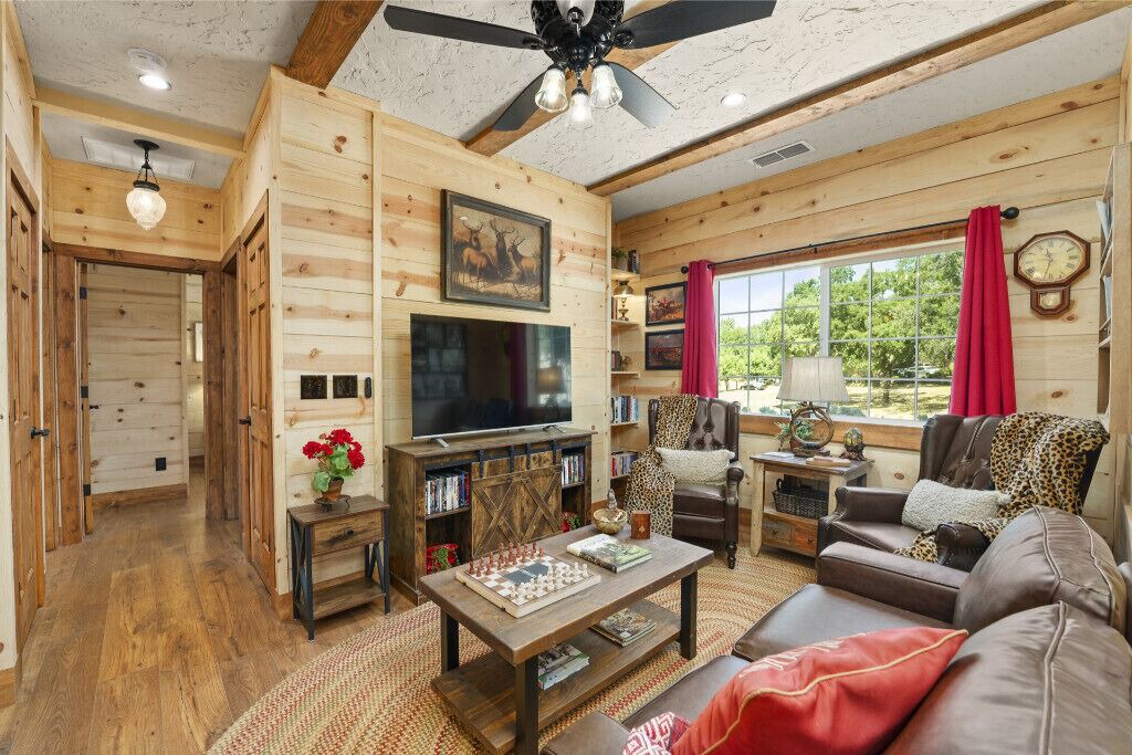 Photo of Livingroom in North Auburn