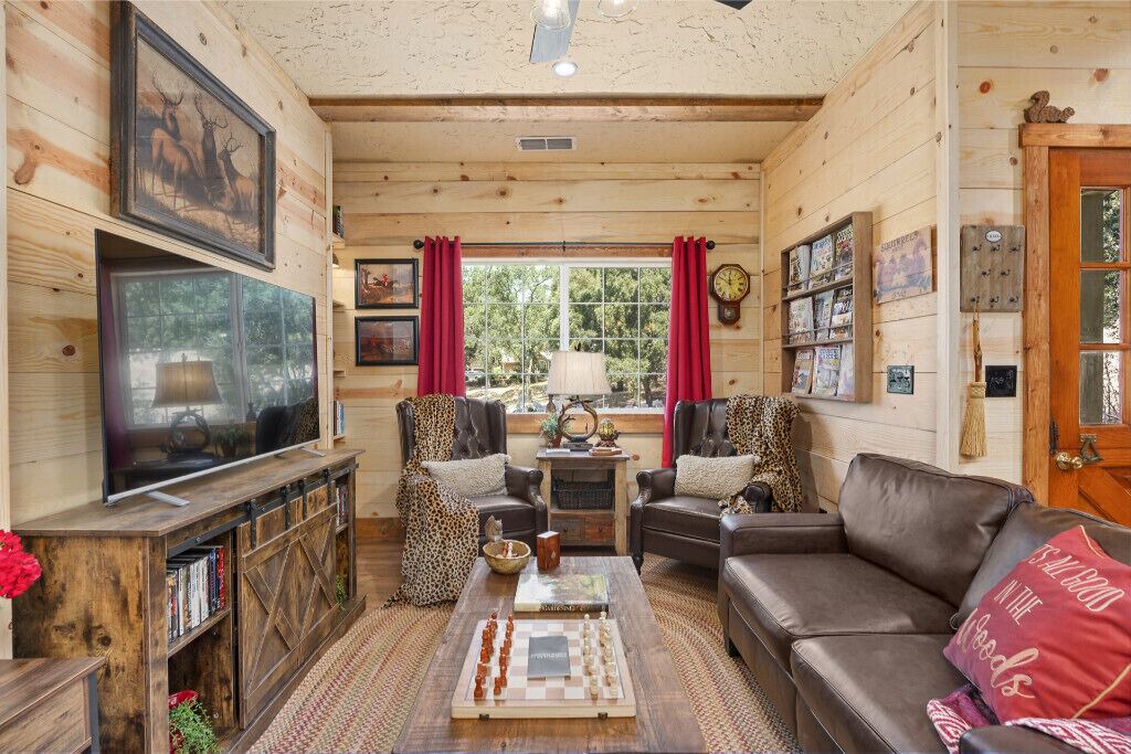 Photo of Livingroom in North Auburn
