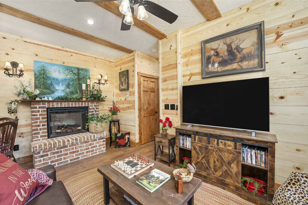 Photo of Livingroom in North Auburn