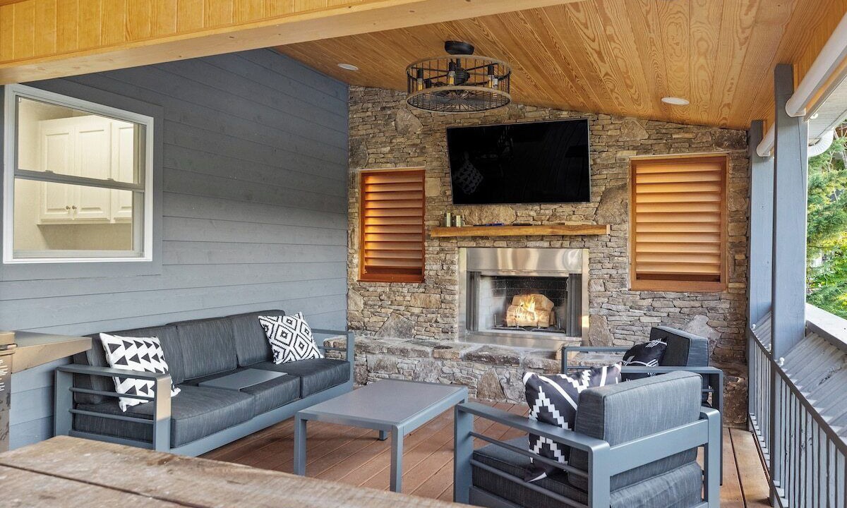 Photo of Livingroom in Caryville