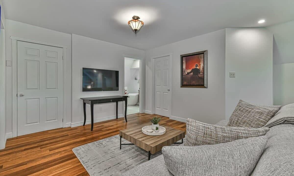 Photo of Livingroom in Prevost