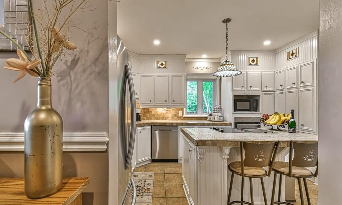 Photo of Kitchen in Prevost