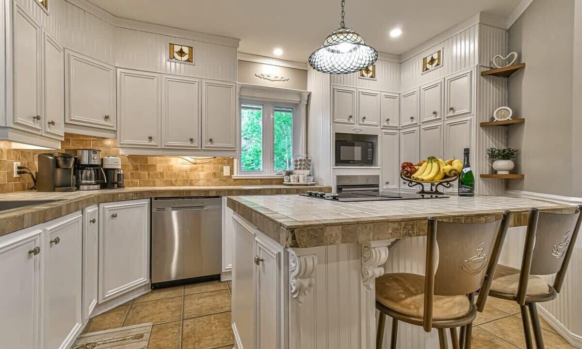 Photo of Kitchen in Prevost