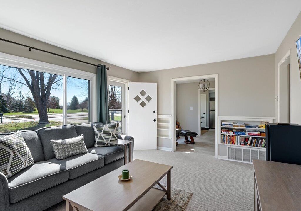 Photo of Livingroom in Brooklyn Park