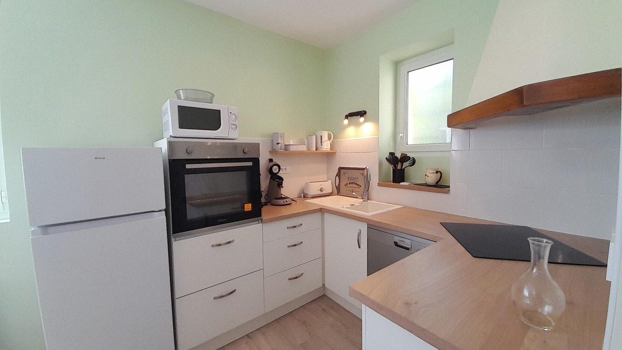 Photo of Kitchen in Sarrancolin