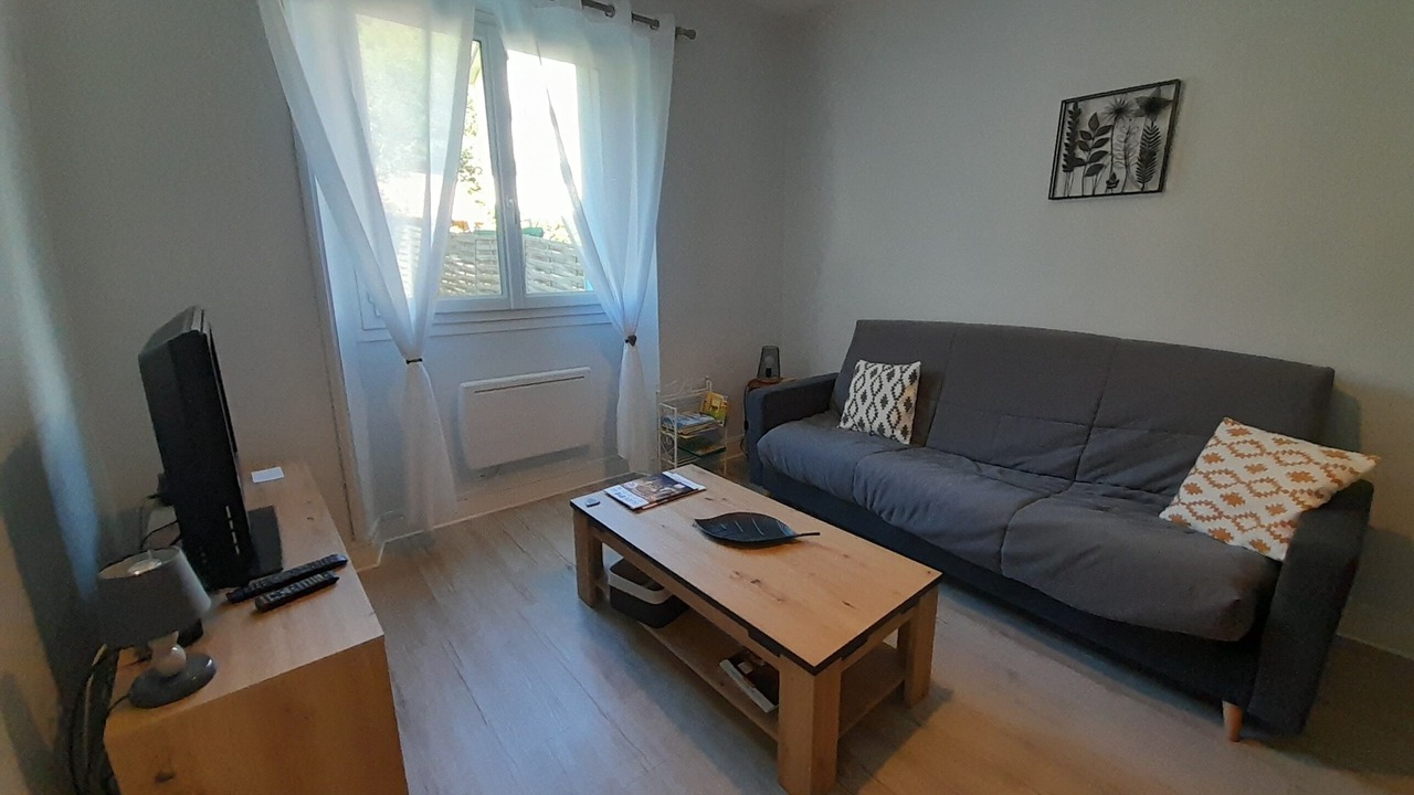 Photo of Livingroom in Sarrancolin