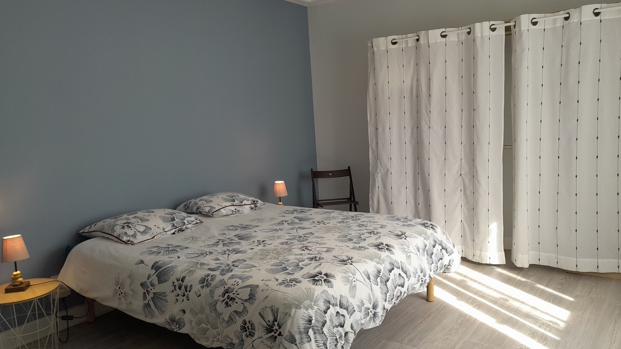 Photo of Bedroom in Sarrancolin