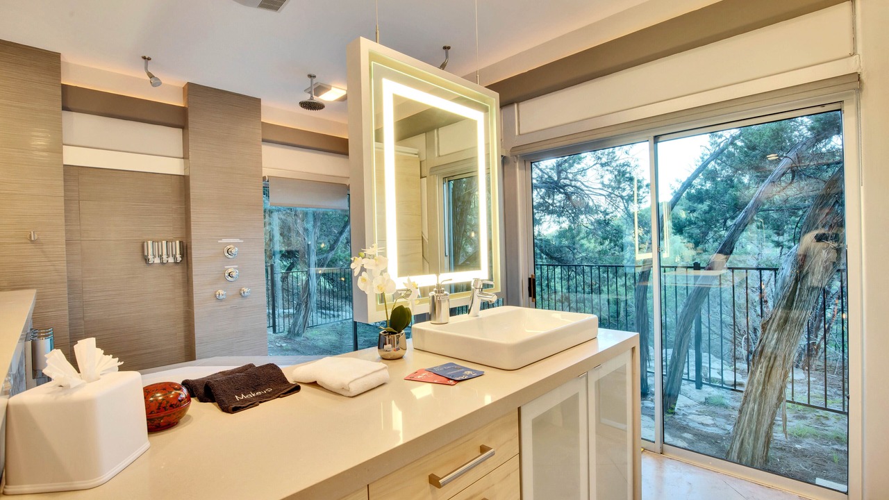 Photo of Bathroom in Apache Shores