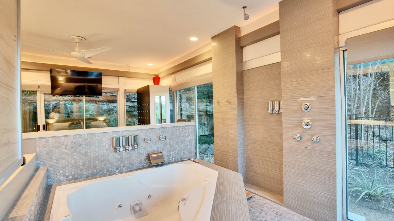 Photo of Bathroom in Apache Shores