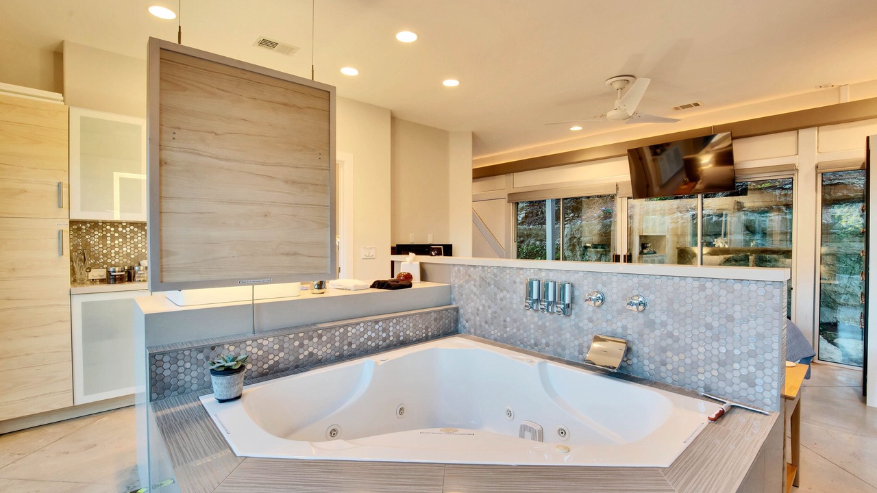 Photo of Bathroom in Apache Shores