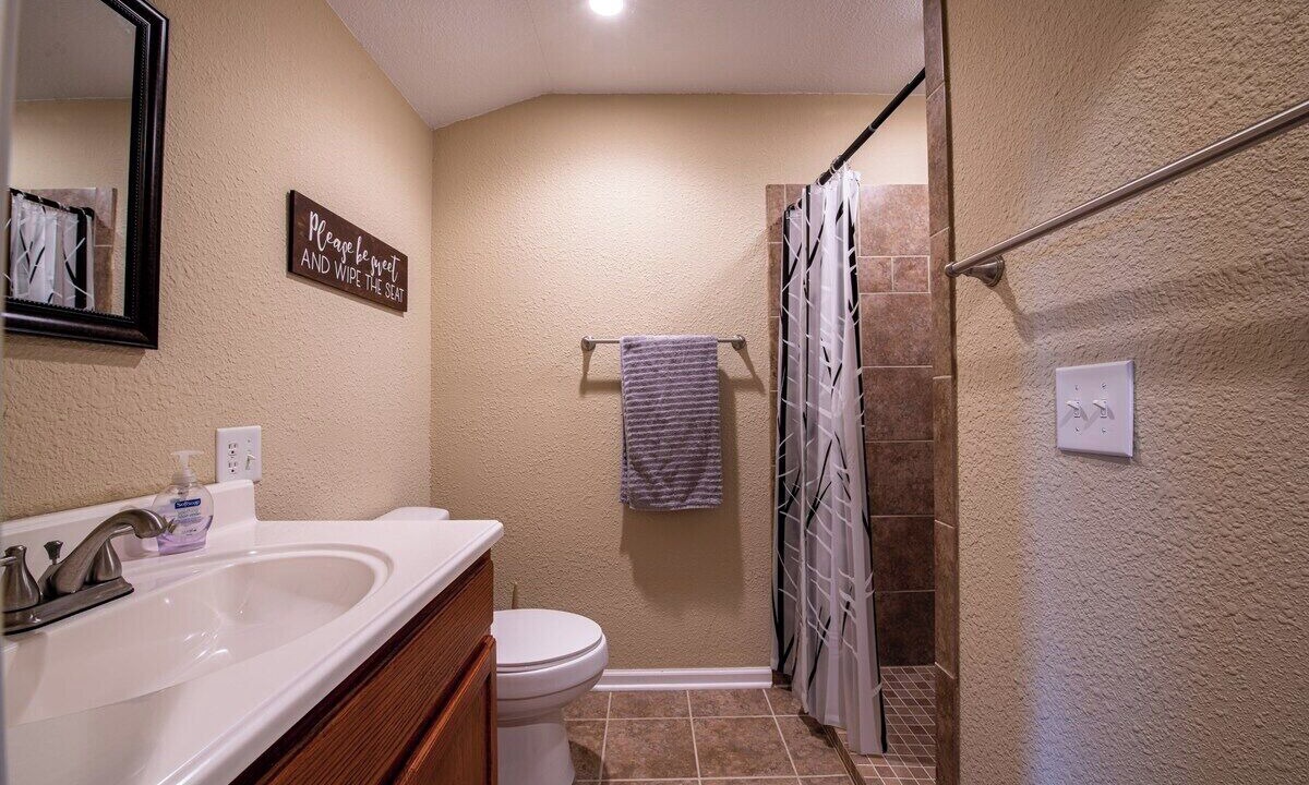 Photo of Bathroom in Deepwater