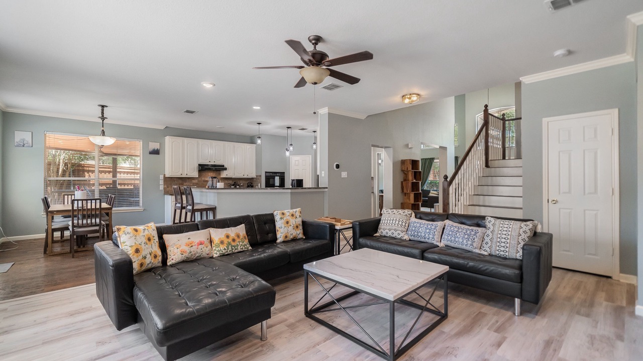 Photo of Livingroom in Highland Village