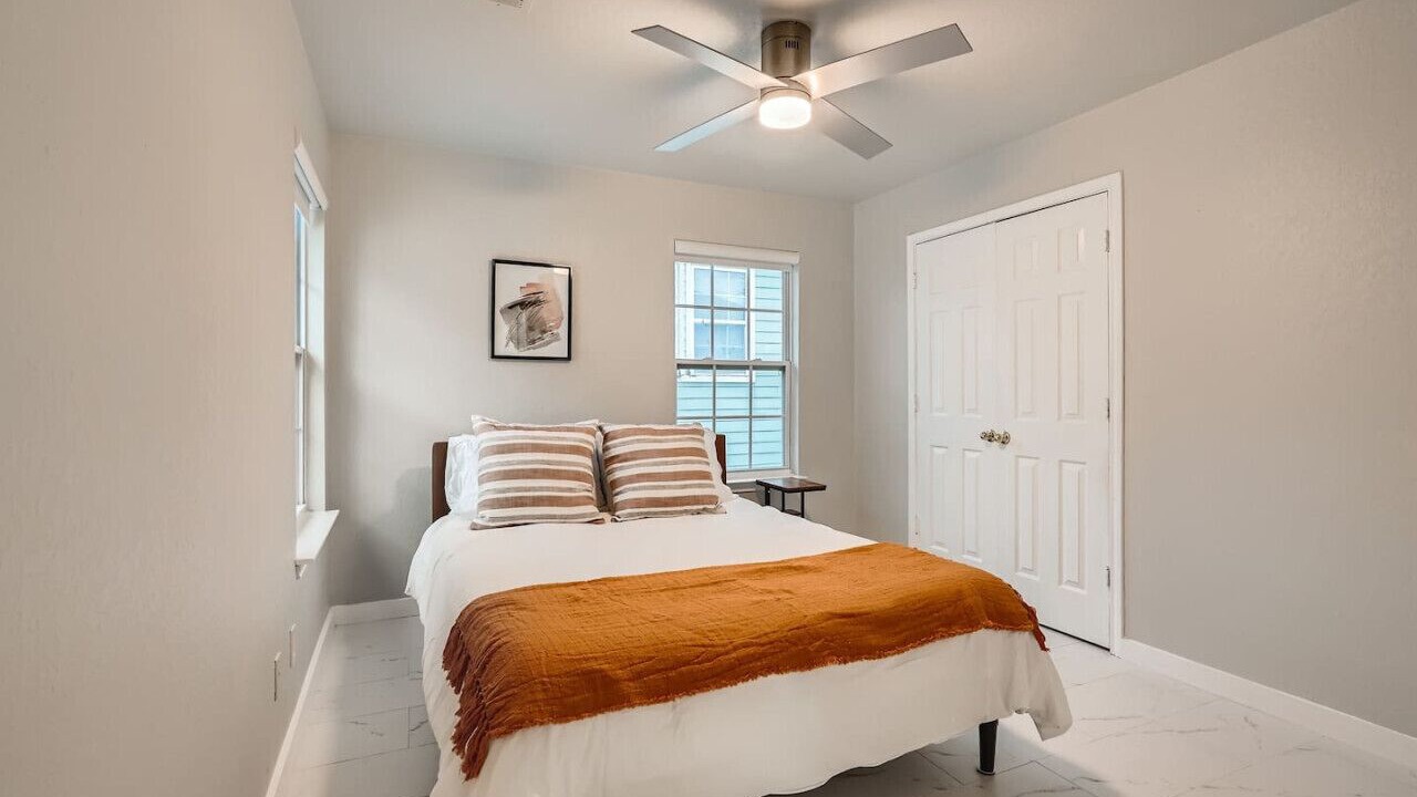 Photo of Bedroom in Foster Heights