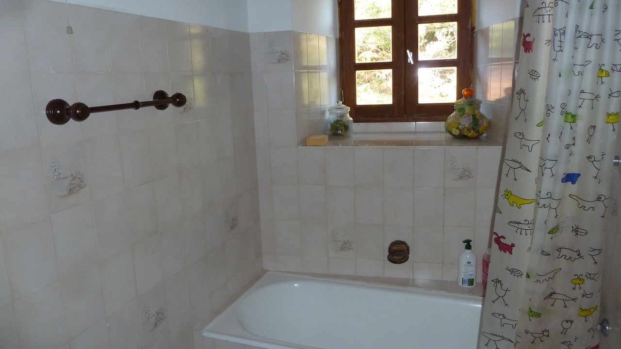 Photo of Bathroom in Livinhac-le-Haut