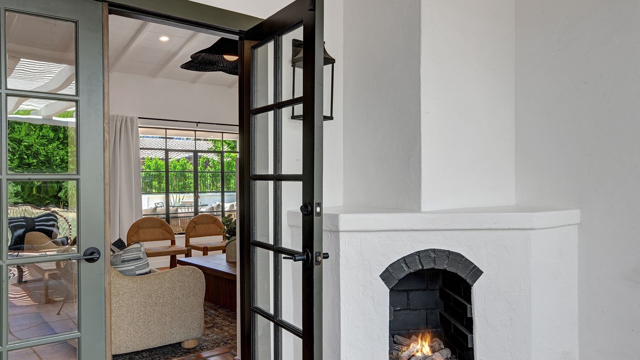 Photo of Livingroom in The Movie Colony