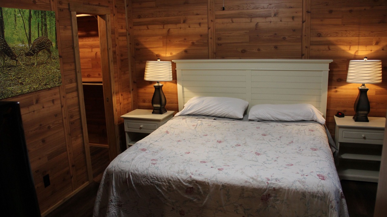 Photo of Bedroom in Piney Woods