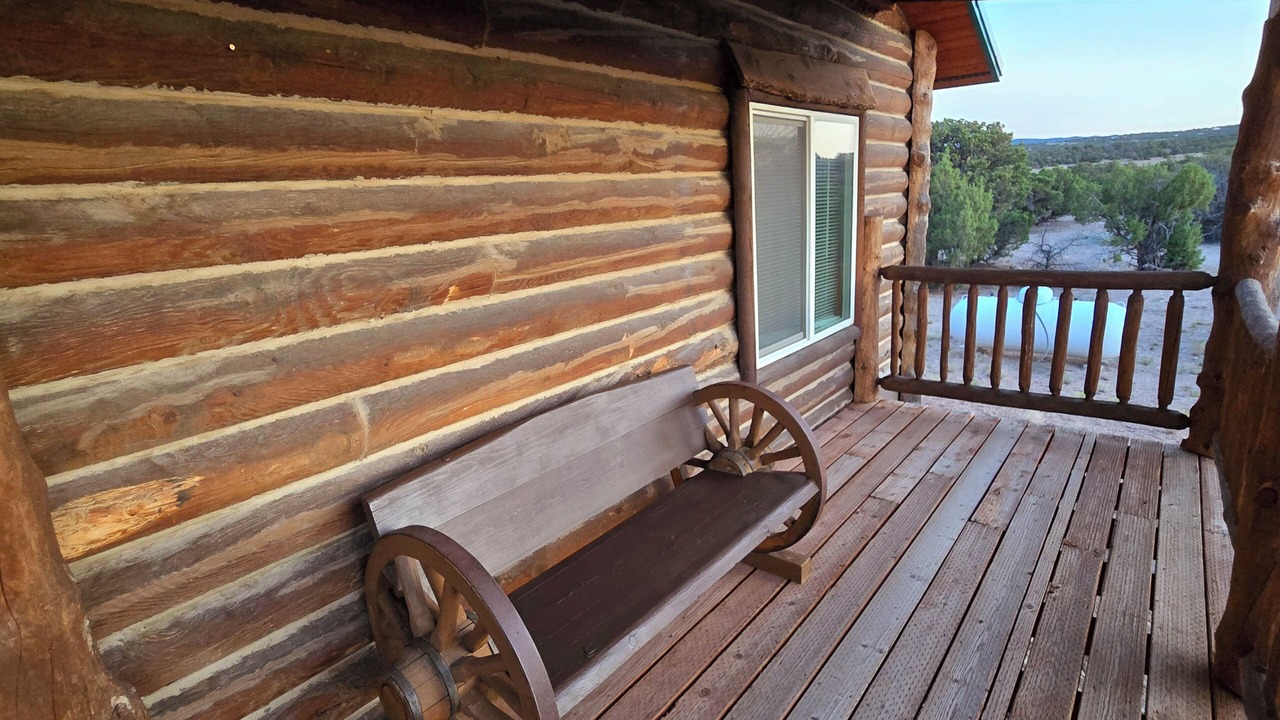 Photo of Patio Balcony in Duchesne