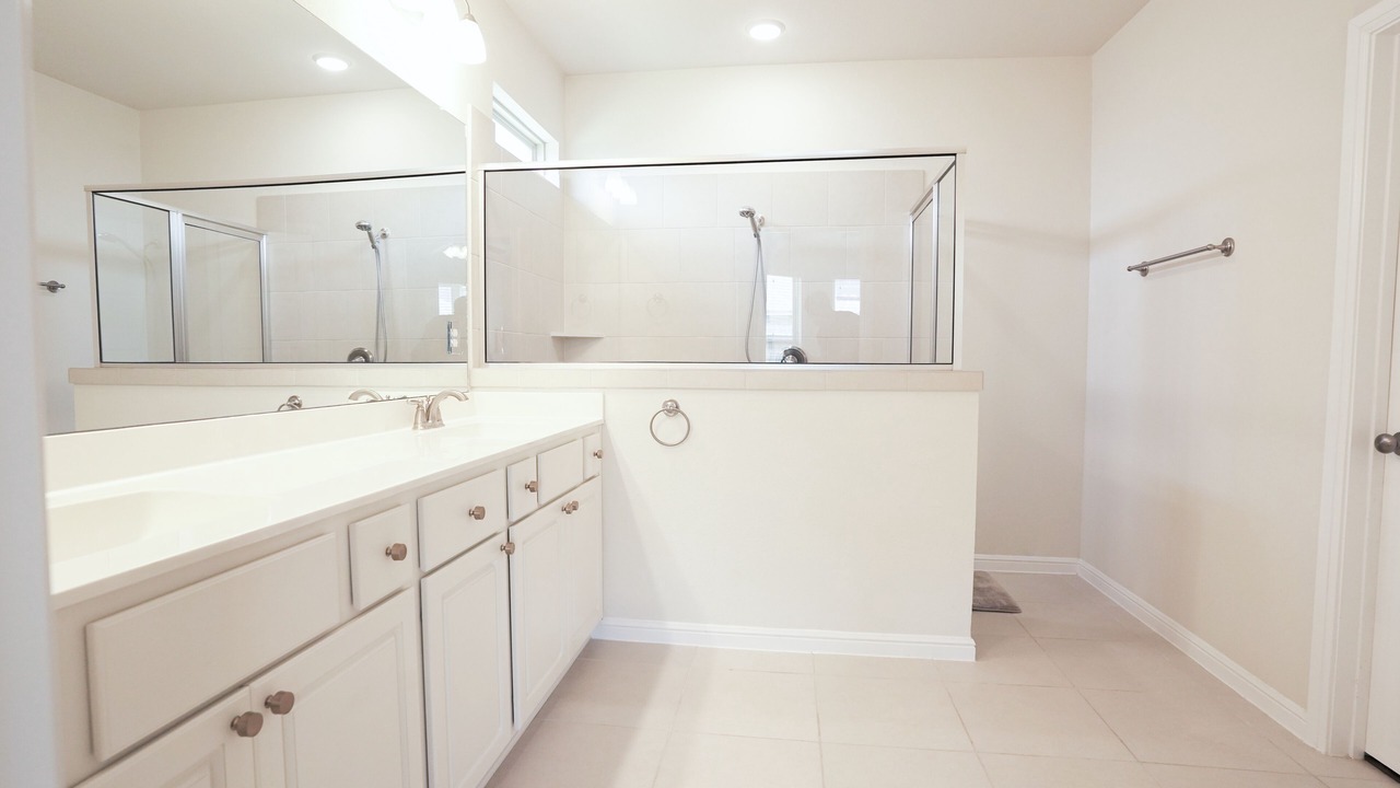 Photo of Bathroom in Clodine
