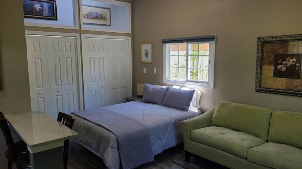 Photo of Bedroom in Pinecrest West Park