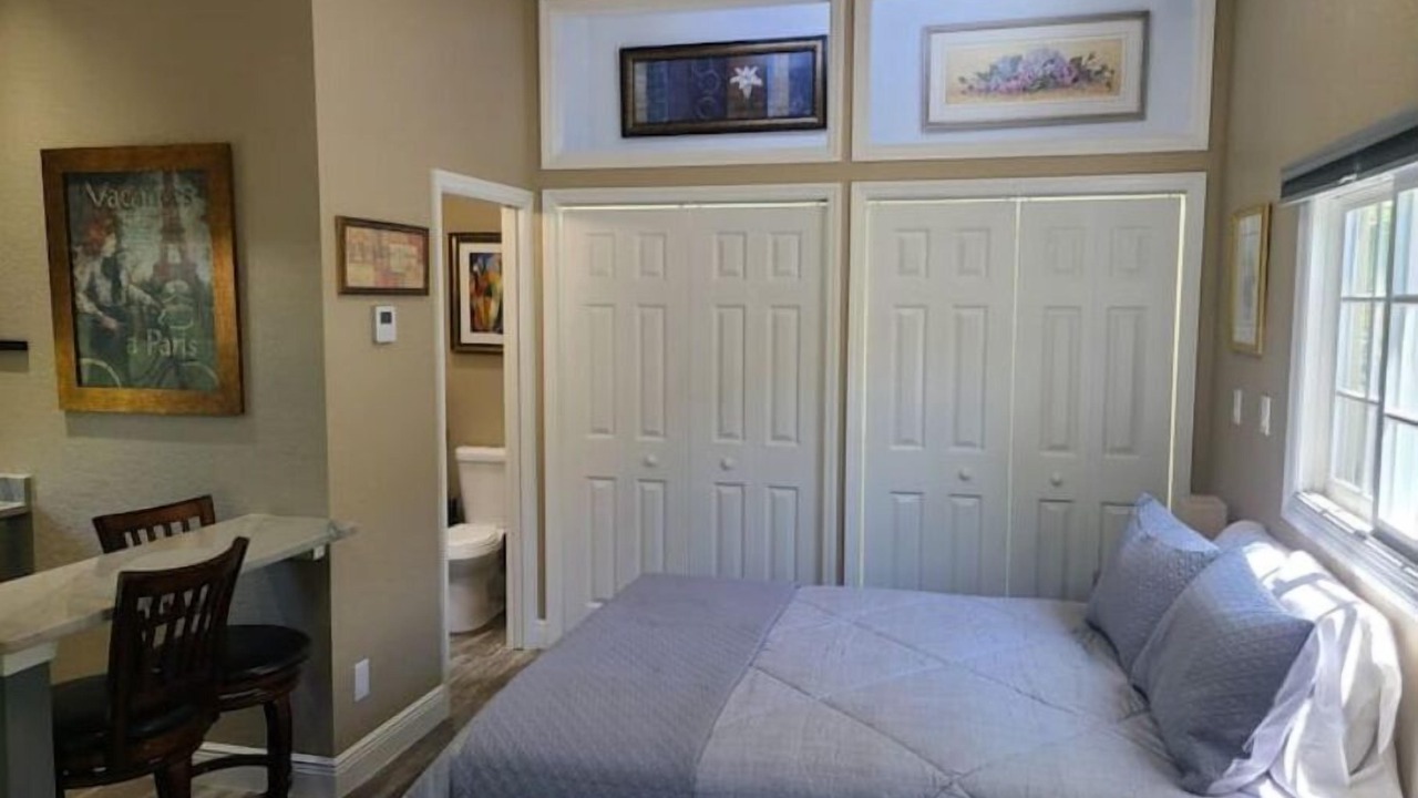 Photo of Bedroom in Pinecrest West Park