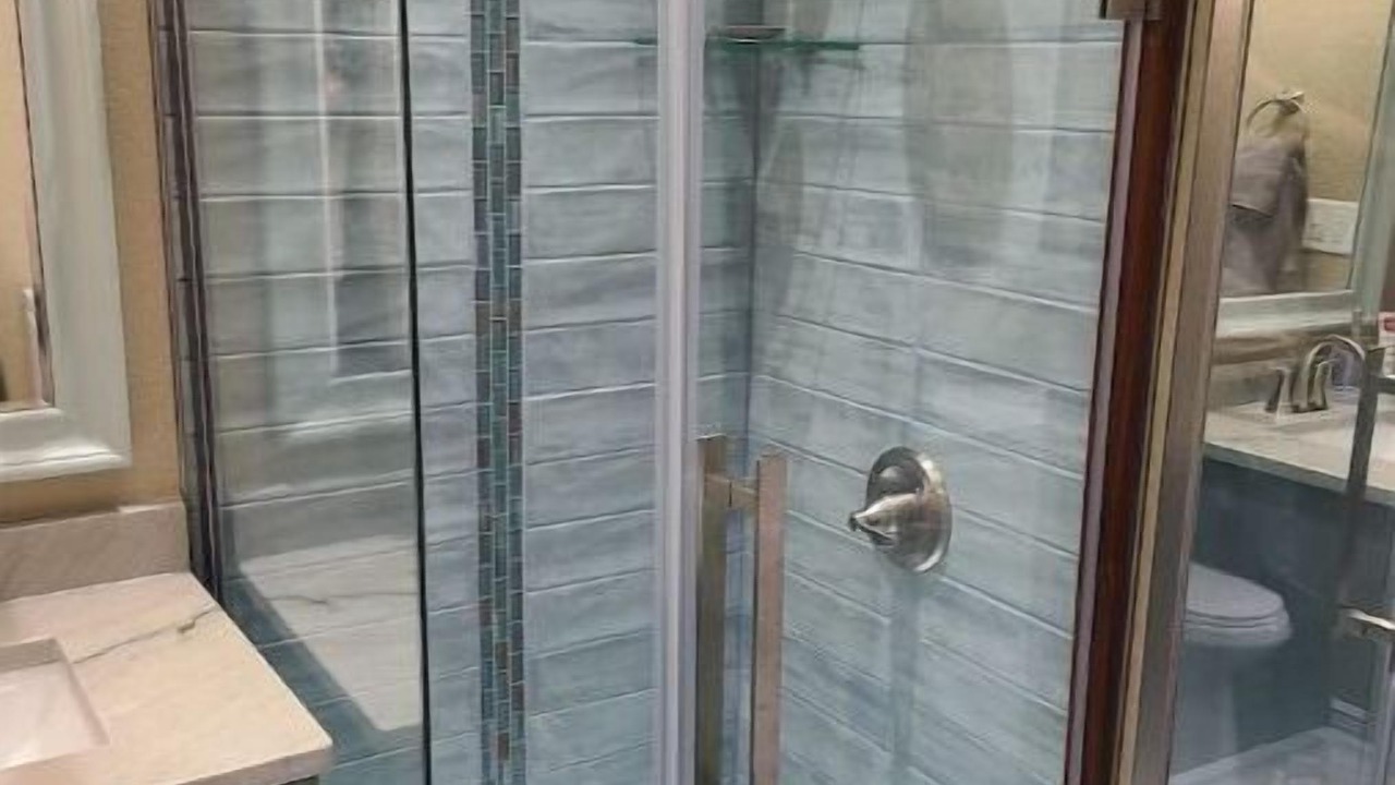 Photo of Bathroom in Pinecrest West Park