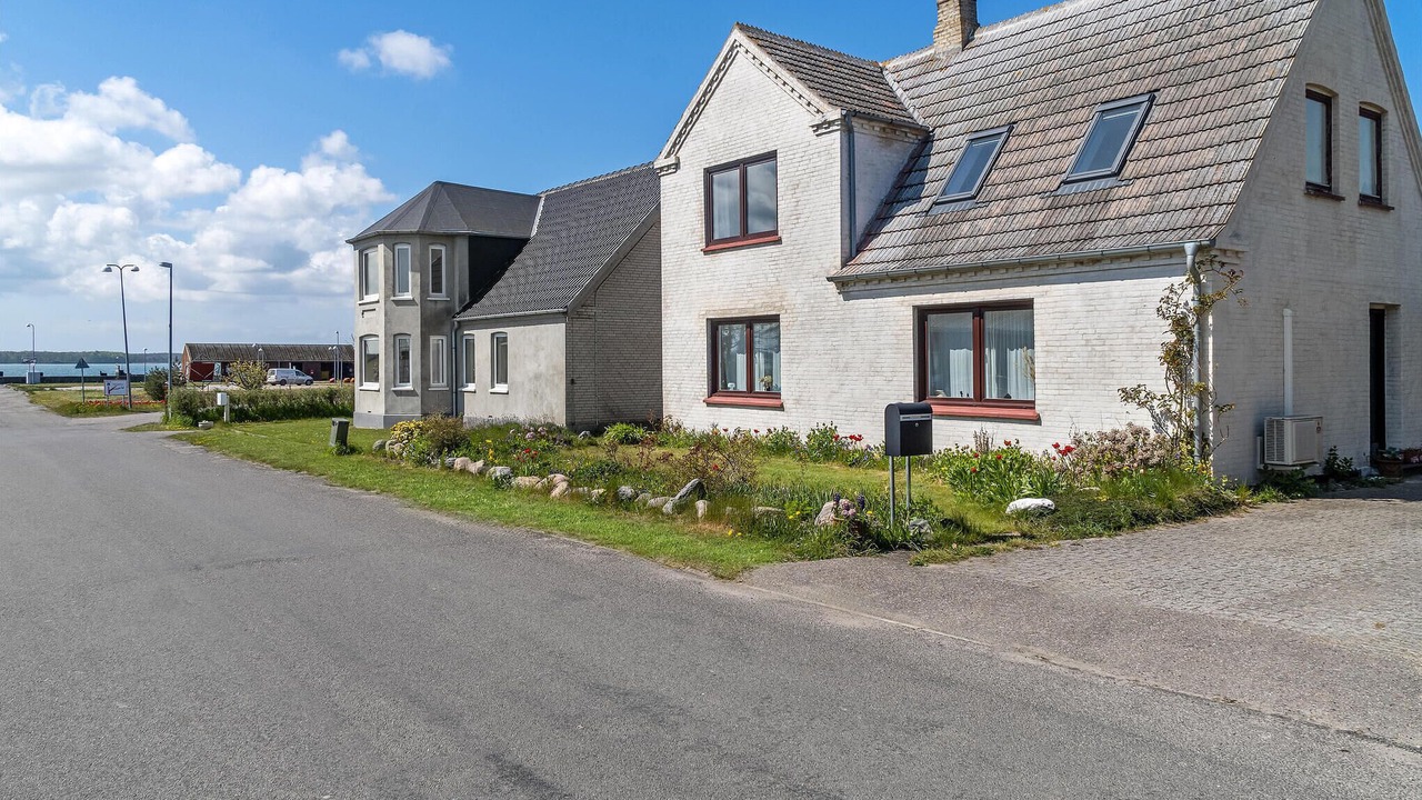 Photo of Others in Fej