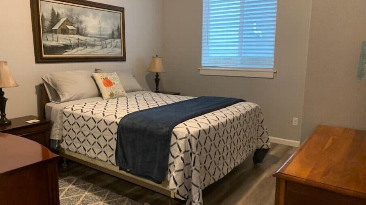 Photo of Bedroom in Enumclaw