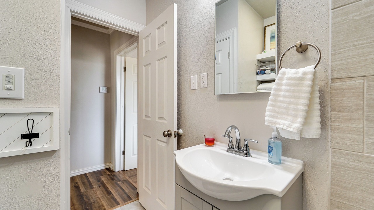 Photo of Bathroom in Haskell