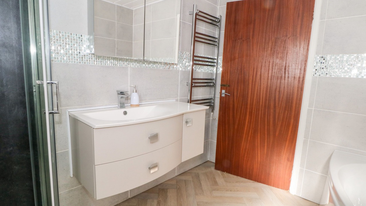 Photo of Bathroom in Longnor