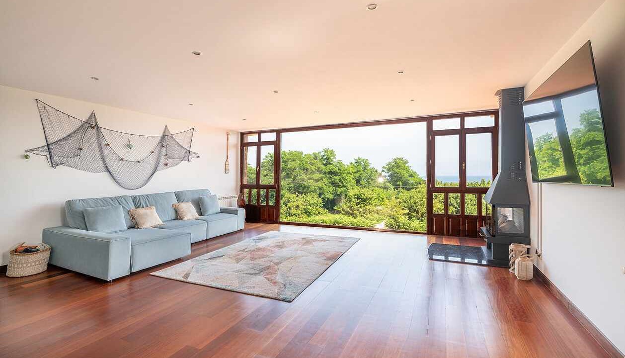 Photo of Livingroom in Llanes