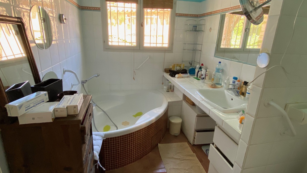 Photo of Bathroom in Tautavel