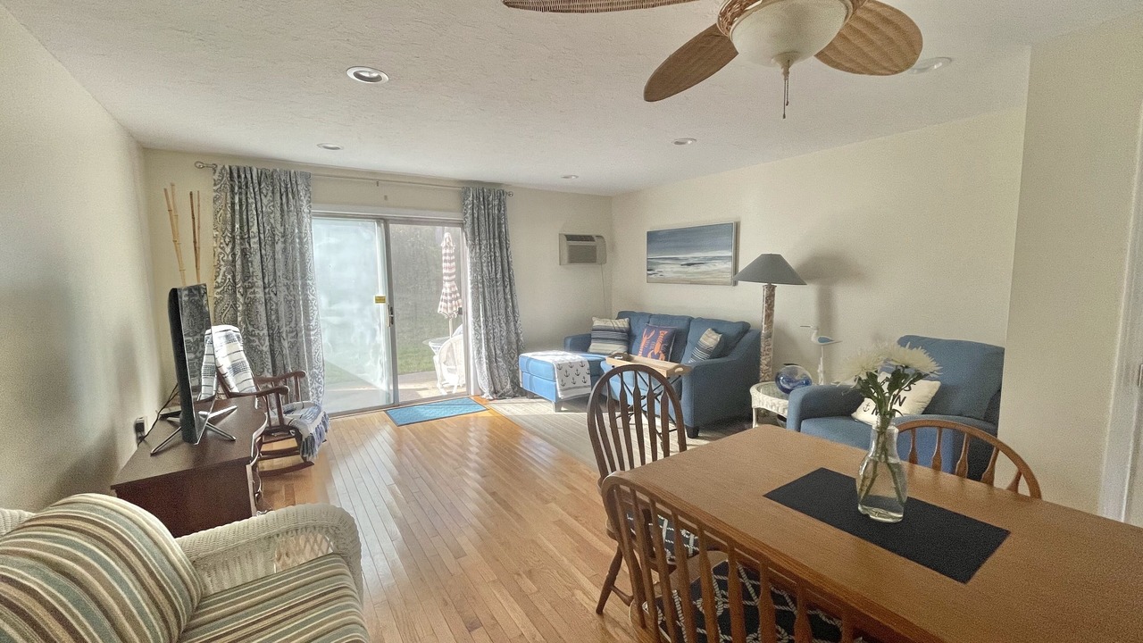 Photo of Livingroom in West Falmouth