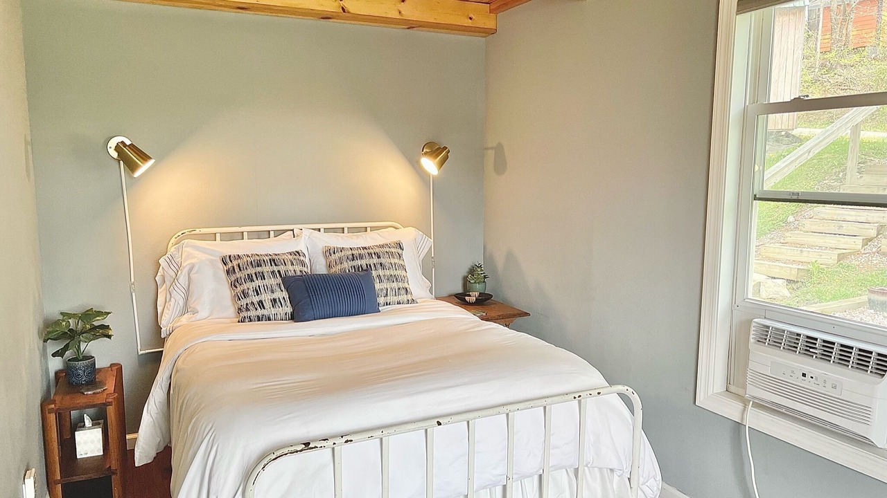 Photo of Bedroom in Thomas
