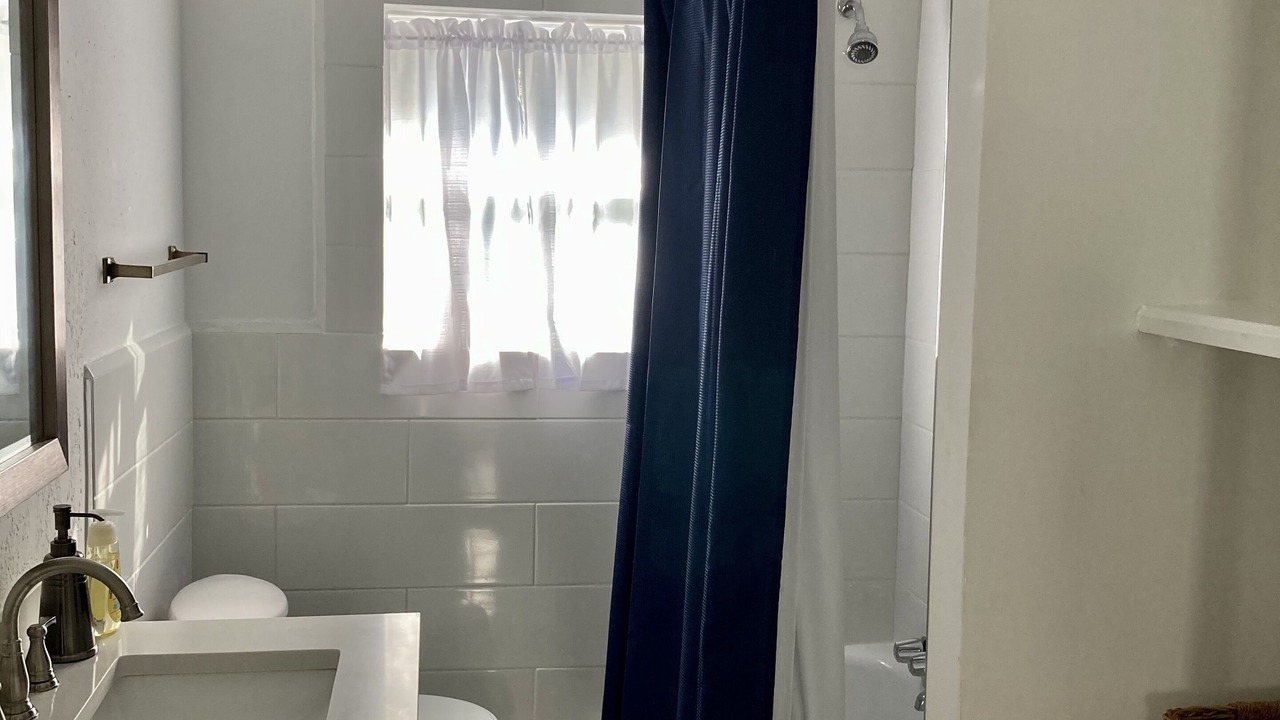Photo of Bathroom in South Central Houston