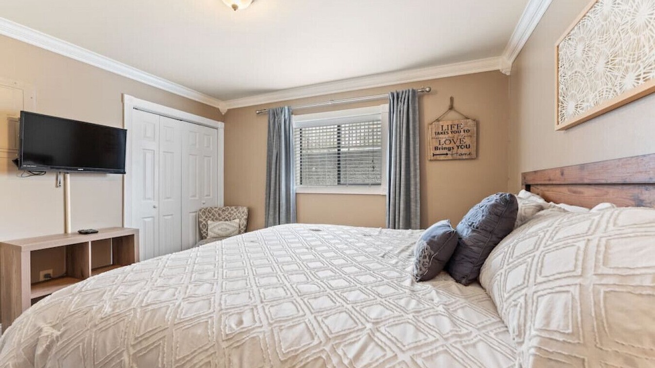 Photo of Bedroom in Notch Estates
