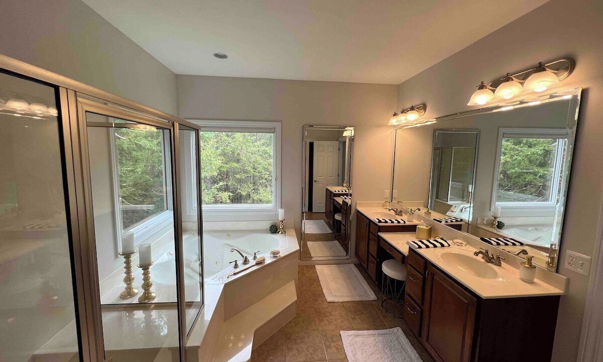 Photo of Bathroom in Innsbrook