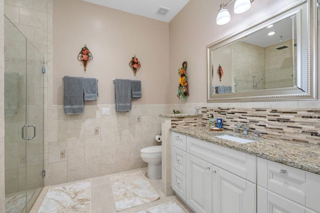 Photo of Bathroom in Egypt Lake-Leto