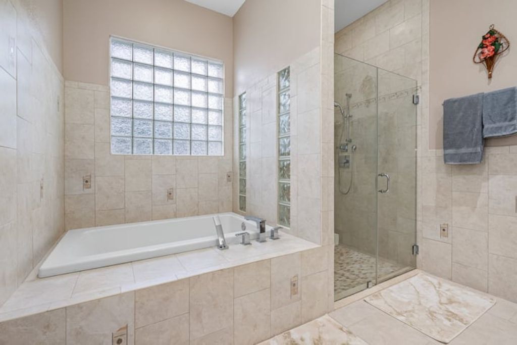 Photo of Bathroom in Egypt Lake-Leto