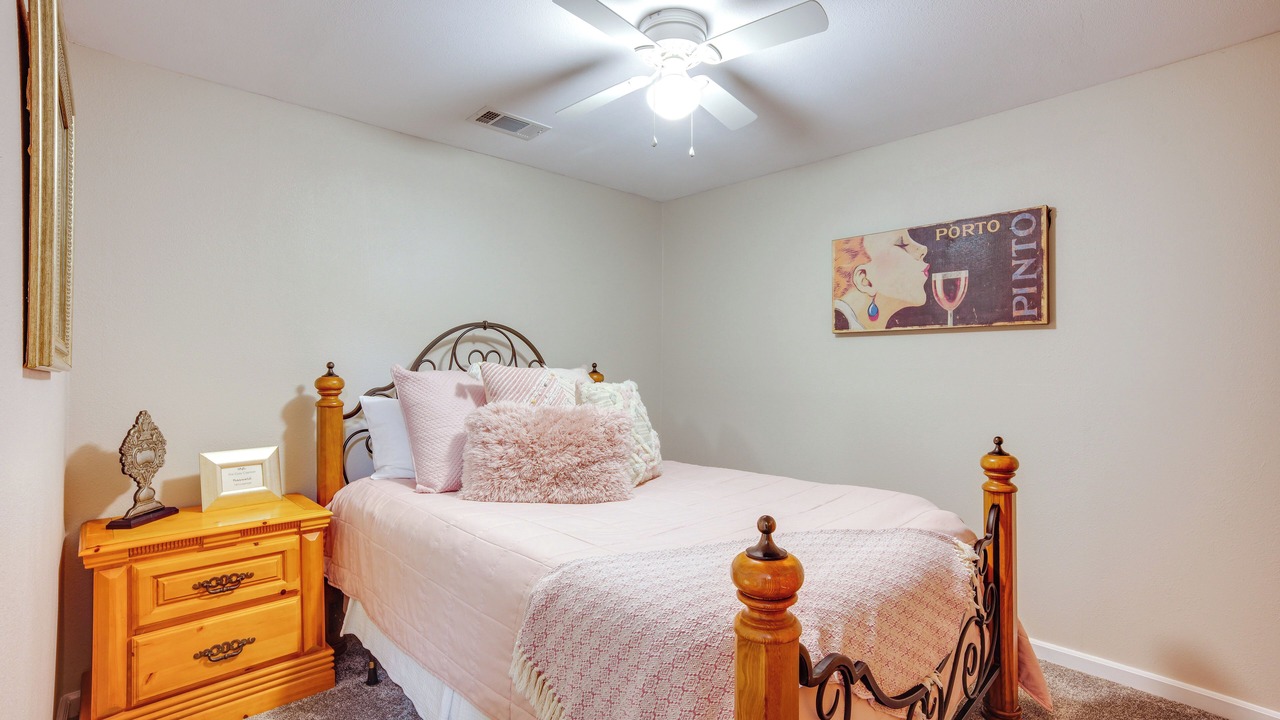 Photo of Bedroom in Pointblank