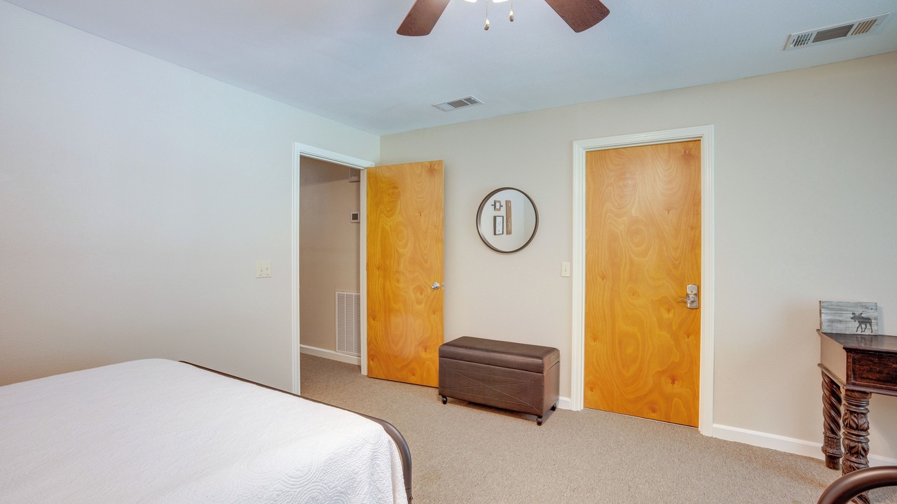 Photo of Bedroom in Pointblank