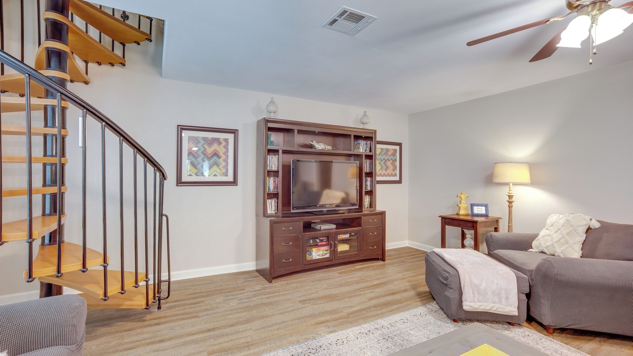 Photo of Livingroom in Pointblank