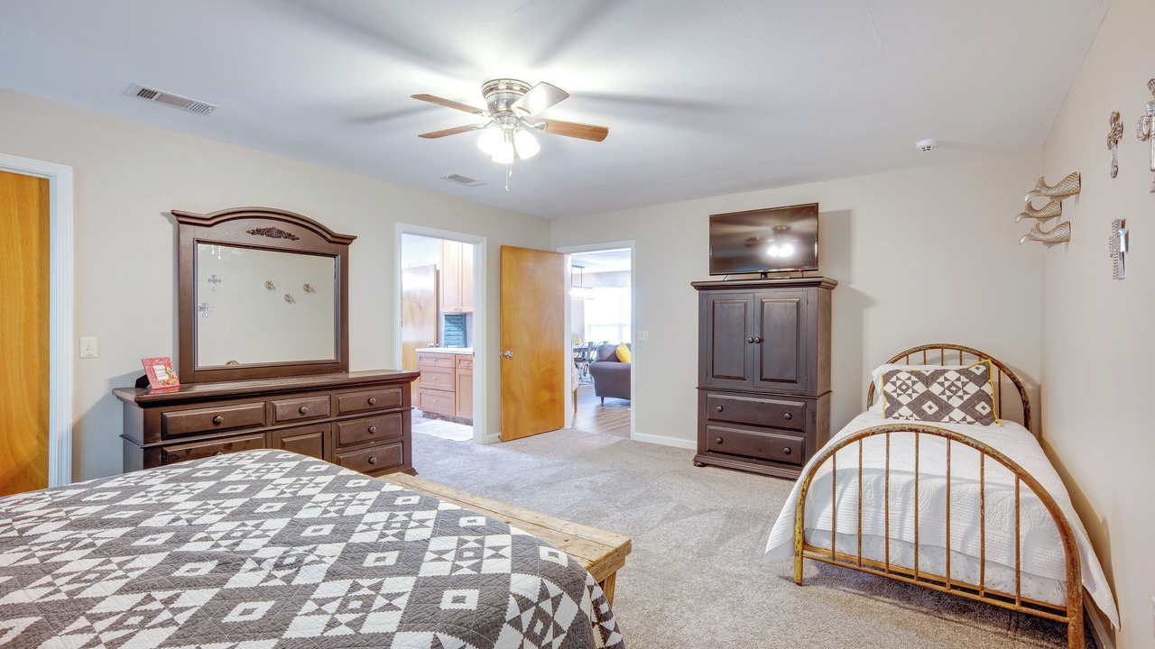 Photo of Bedroom in Pointblank