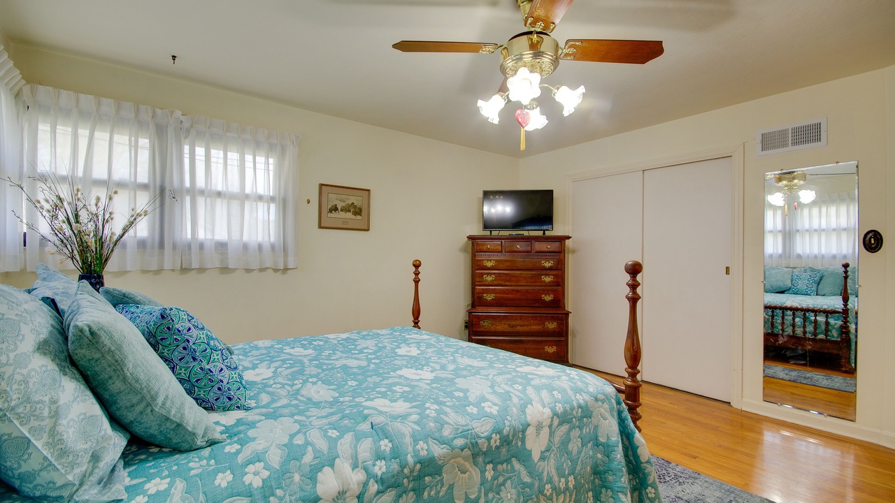 Photo of Bedroom in Jefferson City