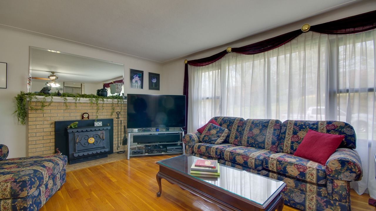 Photo of Bedroom in Jefferson City